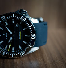 Load image into Gallery viewer, The Racer Black ( rubber strap)