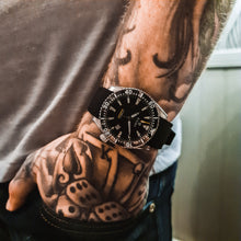 Load image into Gallery viewer, The Racer Black ( rubber strap)