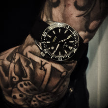 Load image into Gallery viewer, The Racer Black ( rubber strap)