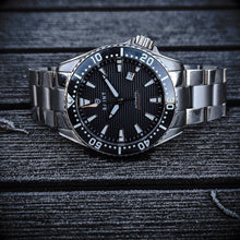 Load image into Gallery viewer, The Racer Blue