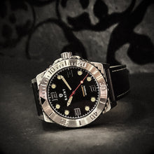 Load image into Gallery viewer, Atlas (Black)